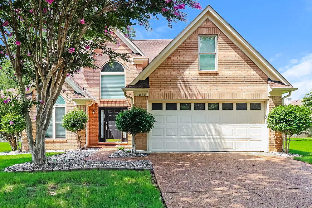 4 bed, 2.5 bath, 2109 sqft, $3,150 — Photo 1