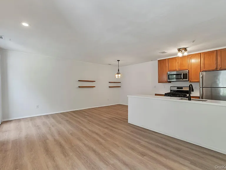 48 Homestead Village Dr — Photo 8