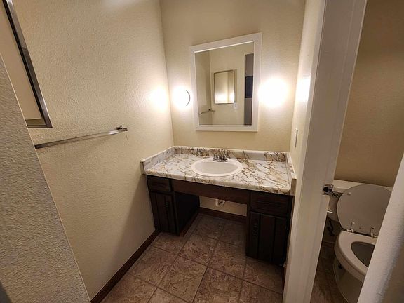 5th image of 921 12th St APT 201