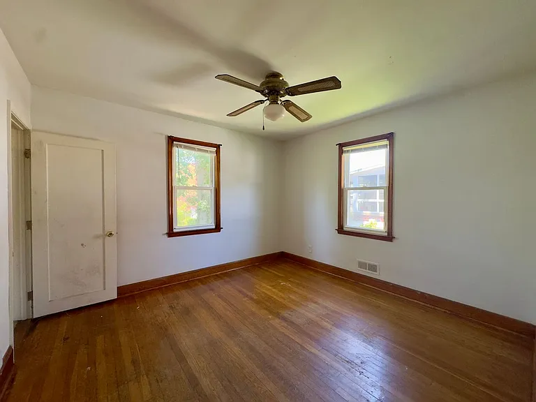 7906 Hillendale Rd — Photo 8