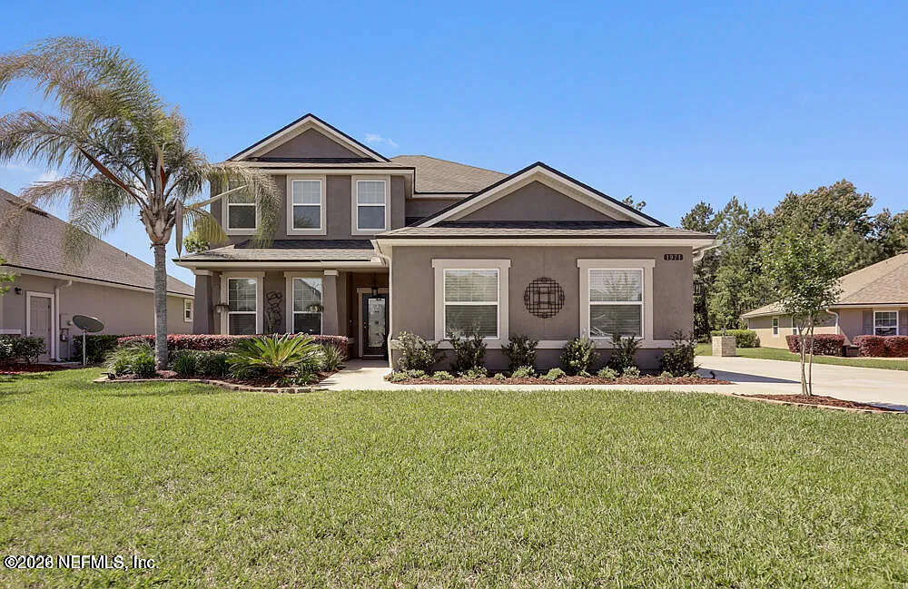 5 bed, 3.0 bath, 3062 sqft, $2,600 — Photo 1