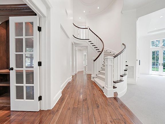 2nd image of 11 Colonial Dr