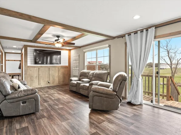 165 Palomino Ct, Stephenville, TX 76401