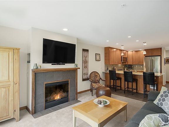 3rd image of 2334 Thorndyke Ave W APT 103