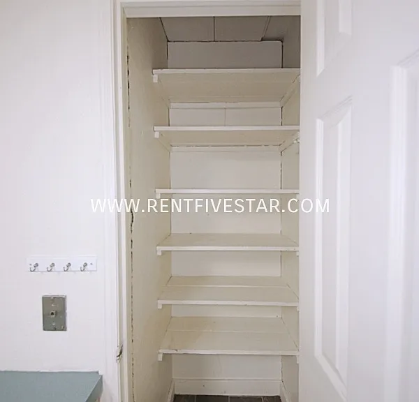 515 S 9th Ave — Photo 8