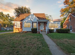 11347 Cavell St, Livonia, MI