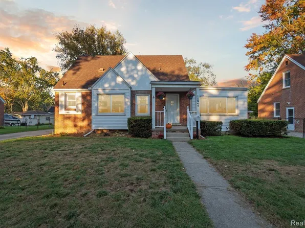 11347 Cavell St, Livonia, MI 48150