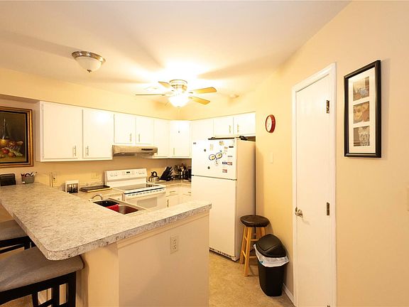 5th image of 1524 Whispering Creek Dr APT B