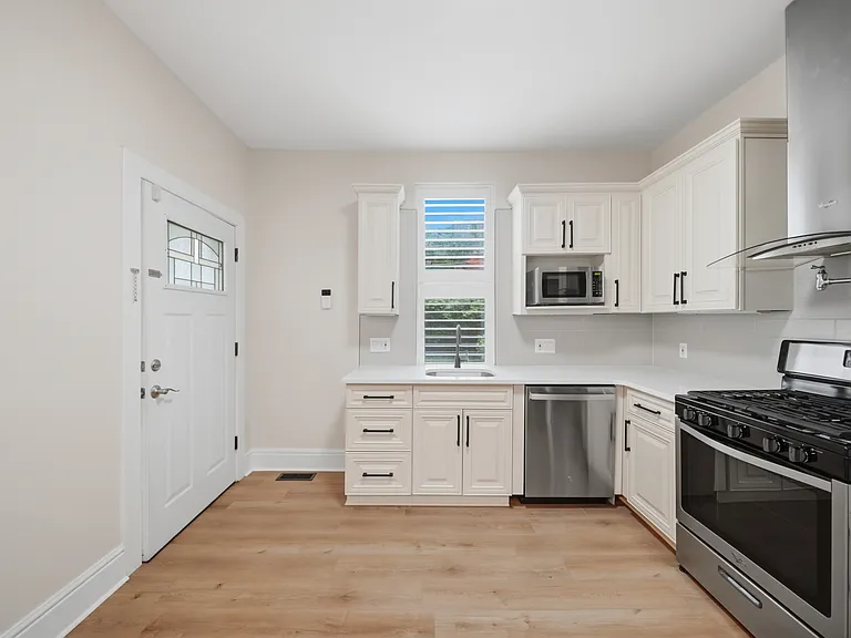 357 Lehigh Ave — Photo 8