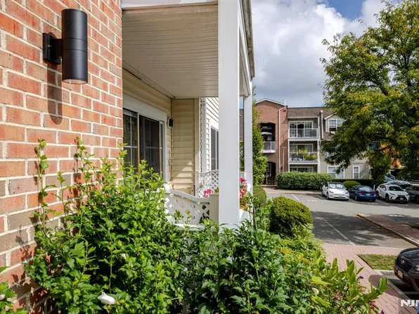 400 Crown Court #571, Edgewater, NJ 07020