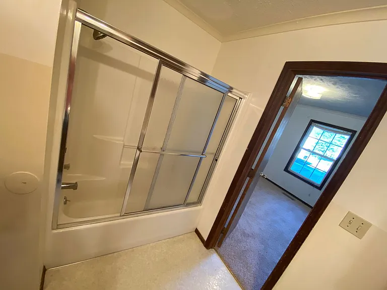 2311 N Huston Ave — Photo 4