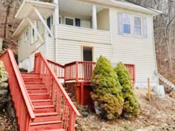 139 Cliff St, Honesdale, PA 18431