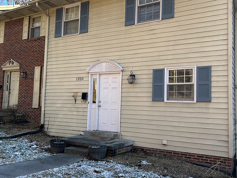 1320 Glenway Ave — Photo 1