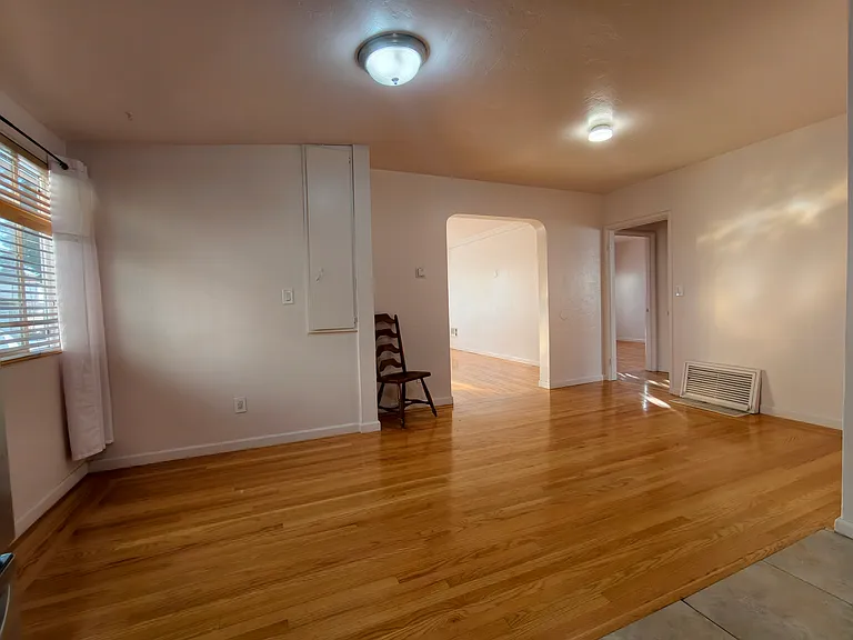 2056 Bancroft Ave — Photo 5