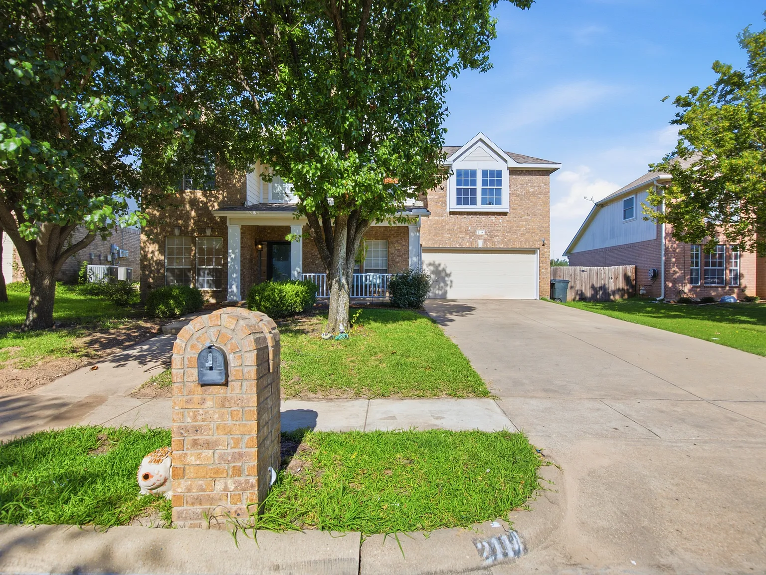 5 bed, 2393 sqft, $3,500 — Photo 3