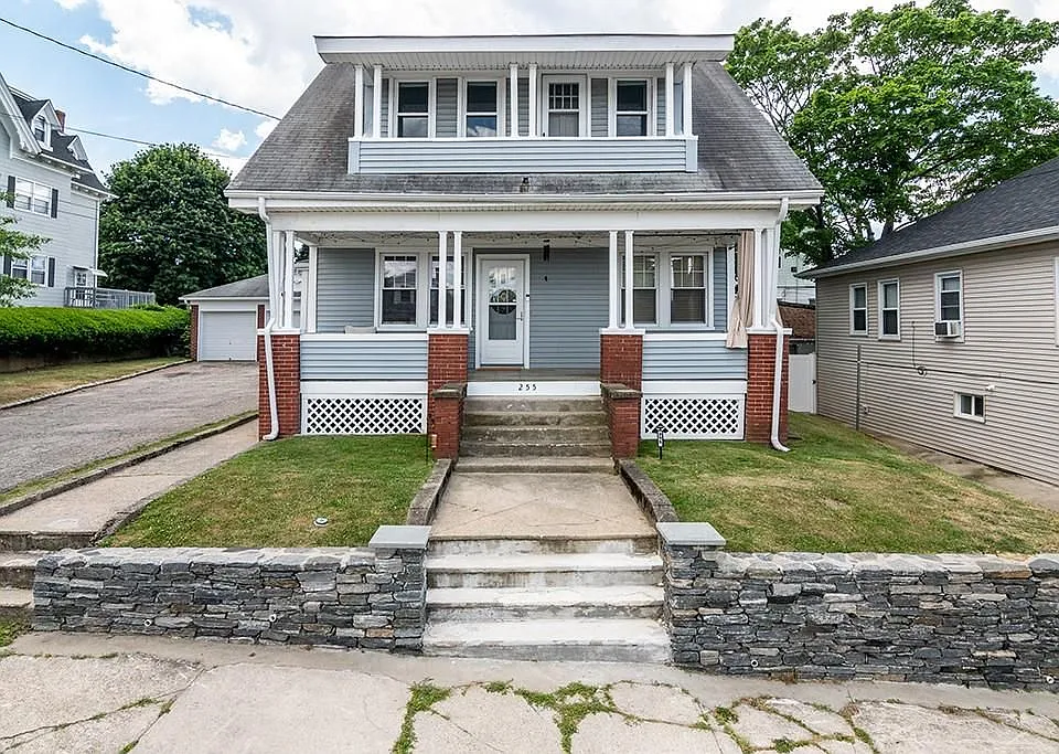 255 Farmington Ave #2