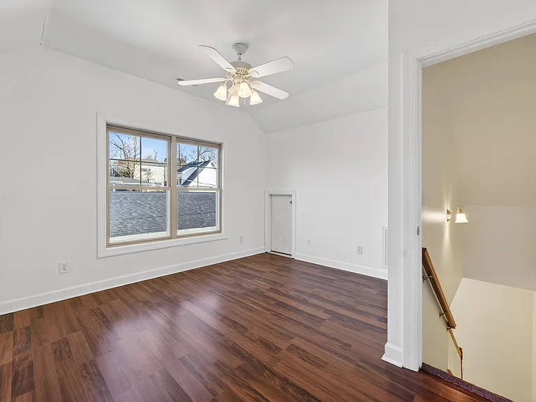 1103 Summit Ave — Photo 15
