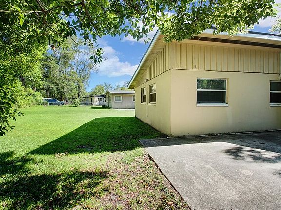5th image of 1015 Mantes Ave