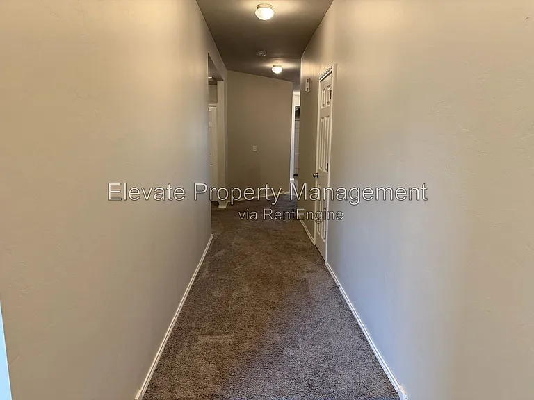 11729 NW 100th St — Photo 14