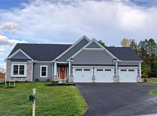 7442 Summerhill Ln, Victor, NY 14564