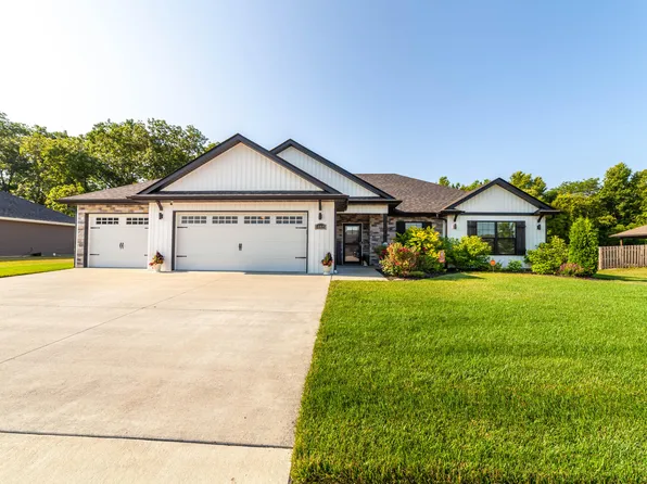 14581 Wellstead Dr, Hallsville, MO 65255