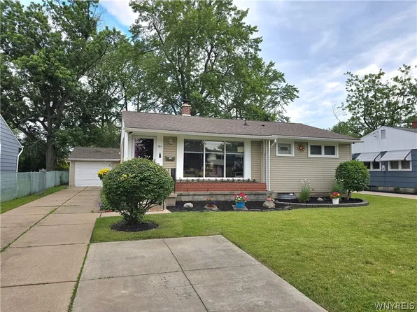 161 Longmeadow Rd, Amherst, NY 14226