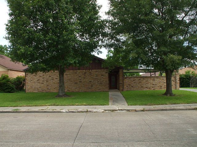 1st image of 8110 Heatherbrook Trl