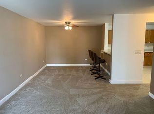 1005 Silverstone Dr #1005, Carpentersville, IL 60110