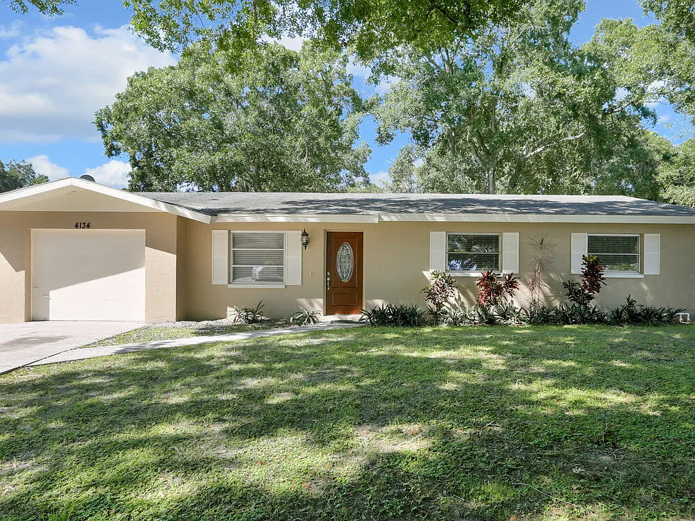 3 bed, 2.0 bath, 1193 sqft, $2,250 — Photo 1