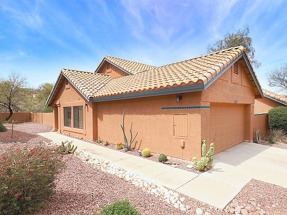 3rd image of 1347 E Stoney Canyon Cir W