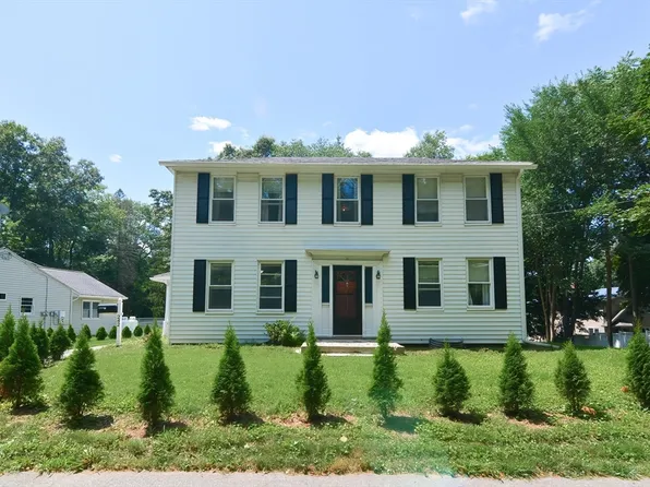 242 Central St, Auburn, MA 01501