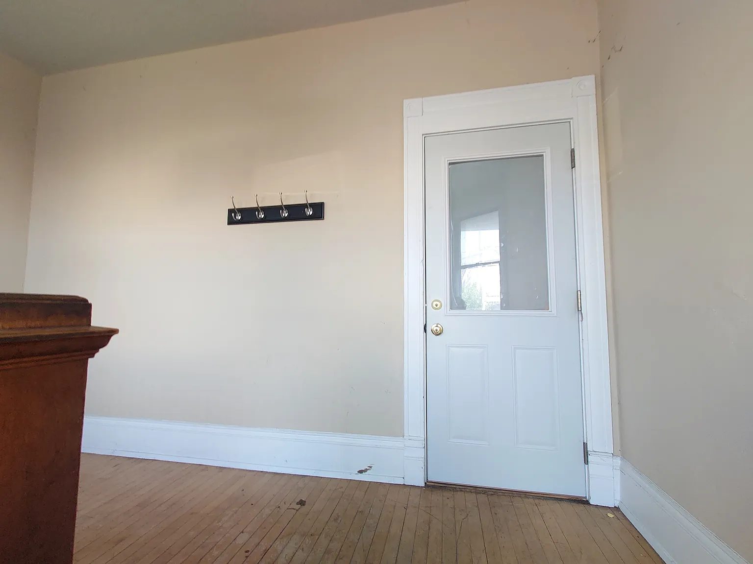 3 bed, $1,350 — Photo 2
