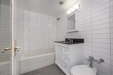 Rented by R New York