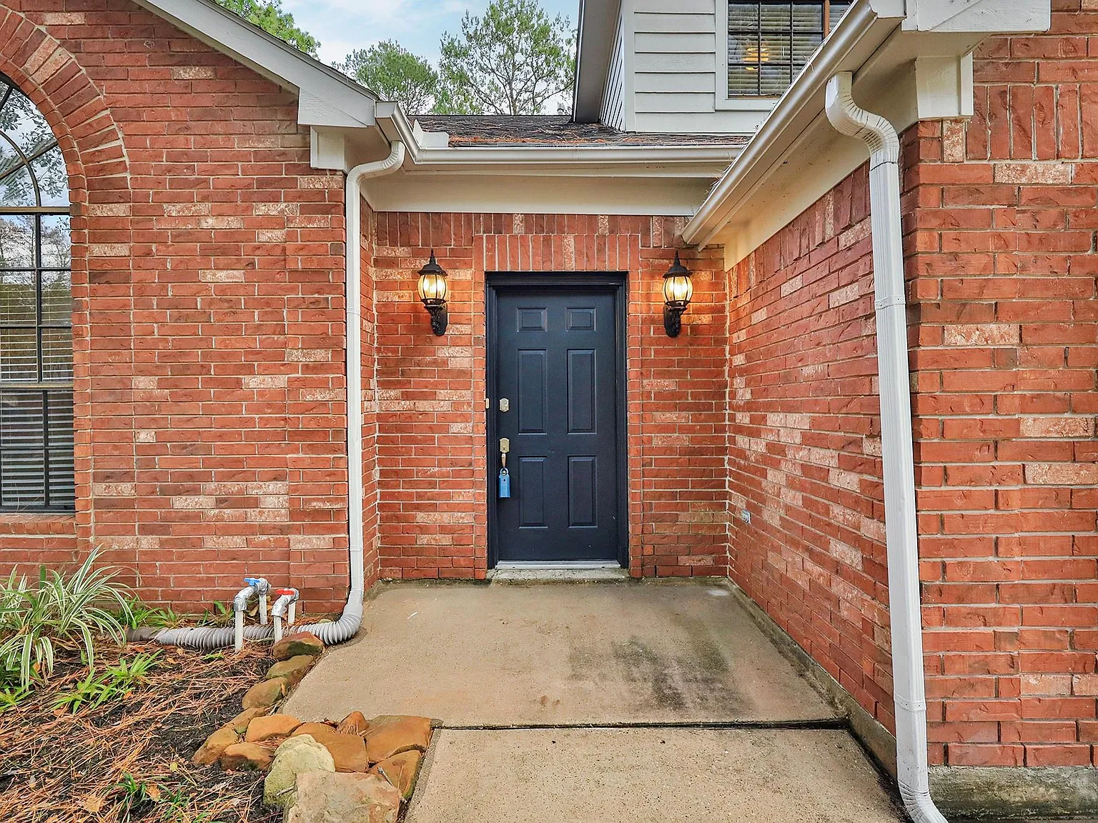 4 bed, 2.5 bath, 2118 sqft, $3,500 — Photo 4