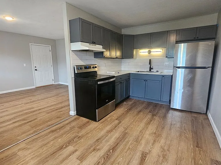 3410 Heatherton Dr — Photo 3