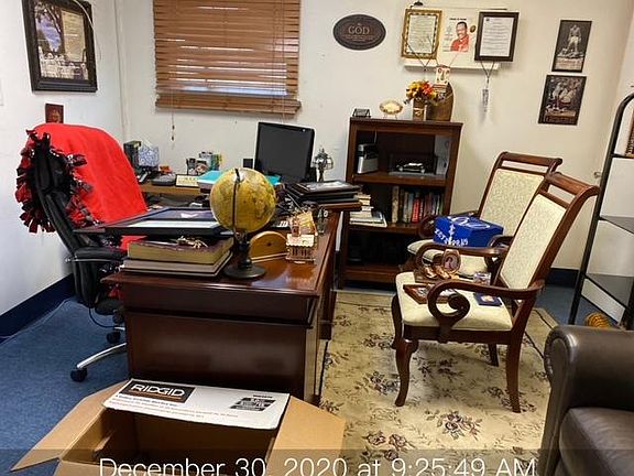 3rd image of 850 W 51st St