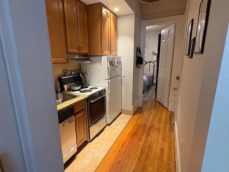 270 Dartmouth St #3 — Photo 4