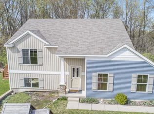 5929 E Timberlake Ln SE, Kentwood, MI 49512