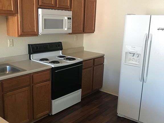 3rd image of 3303 Hereford Ln APT C