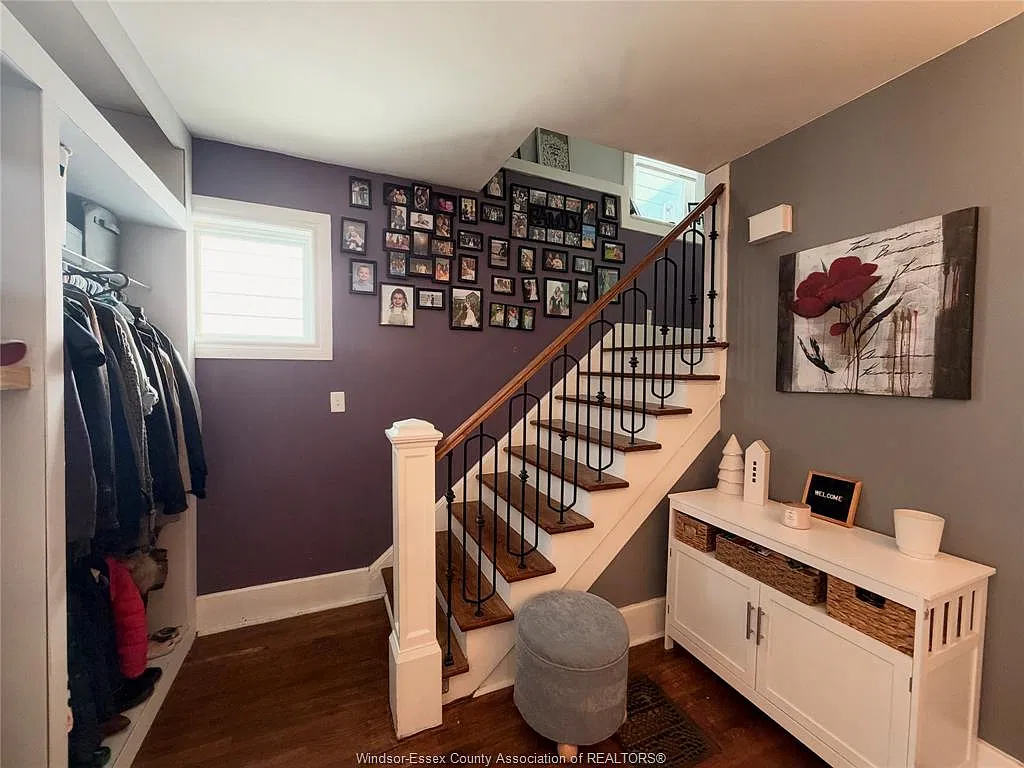 4 bed, $2,300 — Photo 2