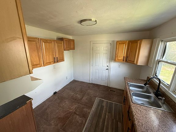 5th image of 1031 30th St