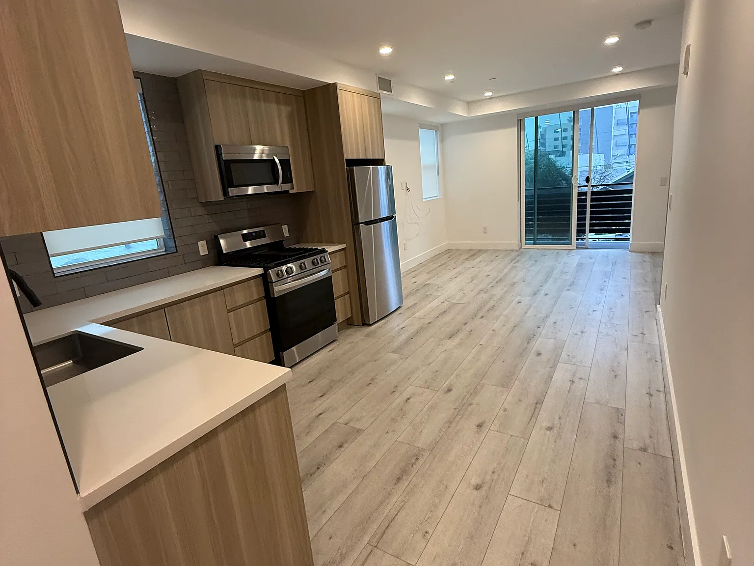 Studio, 502 sqft, $1,895 — Photo 2