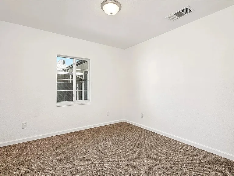 4014 E Turner Ave — Photo 3