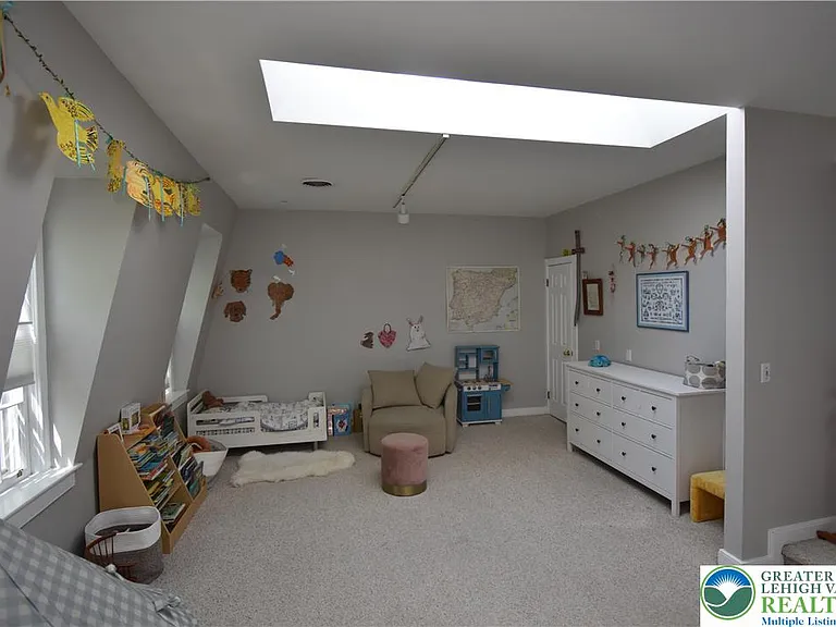 241 Spring Garden St — Photo 21