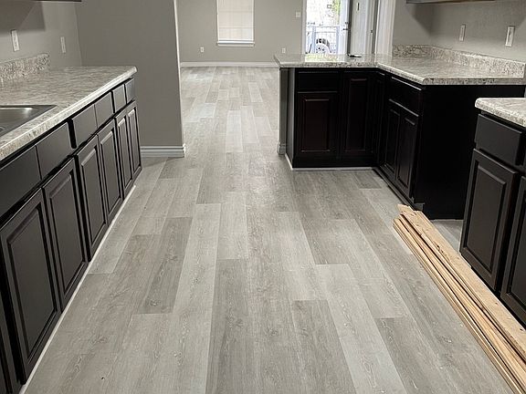 3rd image of 426 MCLAUGHLIN AVE