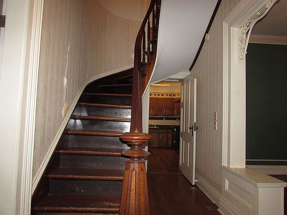 2nd image of 129 N Elm St