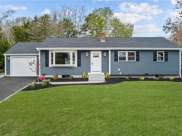 51 Arrowhead Ln, Portsmouth, RI 02871