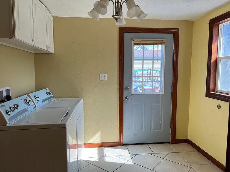 1122 Center St W — Photo 7