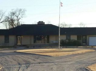 1202 3rd St, Chattanooga, OK 73528