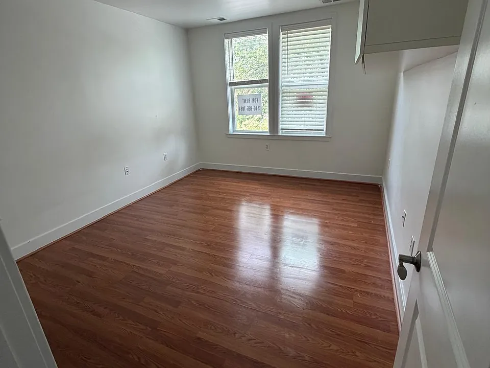 1352 Longfellow St NW #206